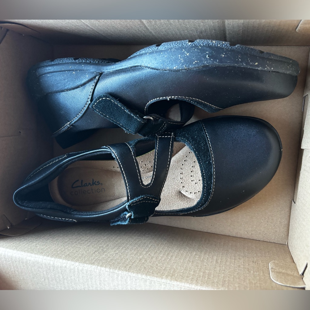 Clarks Black Dress Shoes -New
